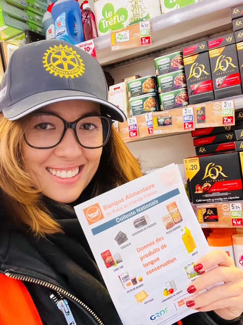 Rotarien participant à la Banque Alimentaire