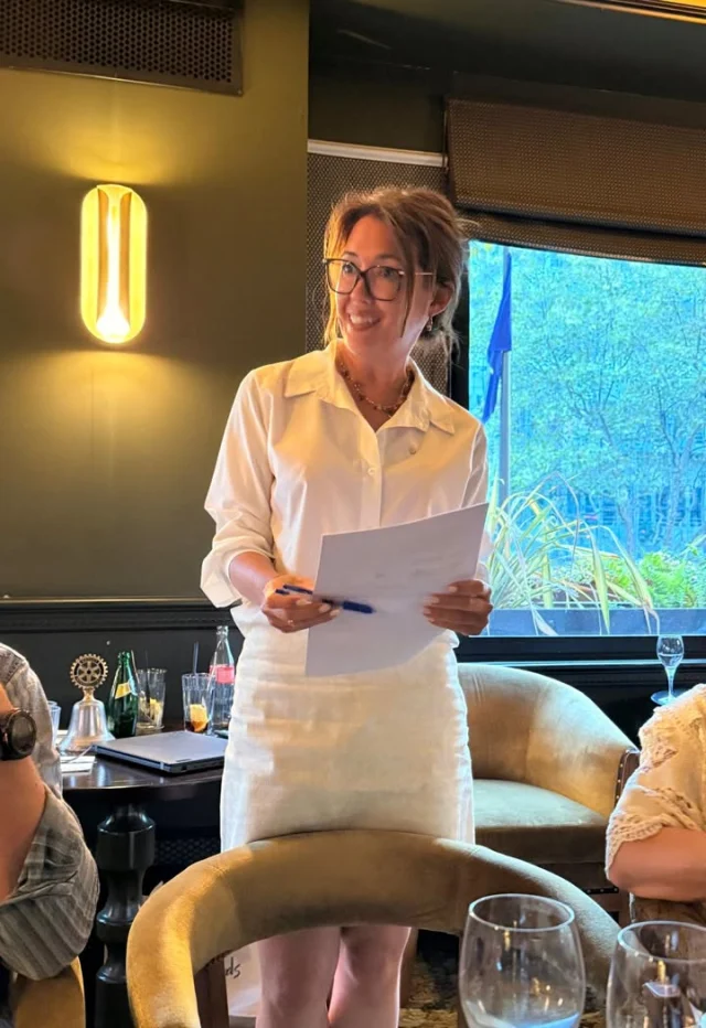 ✨ C’est la rentrée au Rotary Club Paris Quai d’Orsay !Après la première en juillet, jeudi, notre réunion statutaire de septembre marque véritablement le lancement de cette nouvelle année rotarienne.Un dîner… mais surtout une soirée de travail pour partager le cap de l’année, avancer sur notre plan triennal autour de la jeunesse, de l’international et des effectifs, faire le tour de nos commissions et de toutes les actions qui nous attendent dans les prochains mois.Beaucoup de projets, d’envies et d’énergie autour de la table, avec un objectif commun qui guidera notre année :« Créer un impact durable » 🌍Une belle rentrée pour notre club… et maintenant, place à l’action ! 💙💛#Rotary #RotaryParisQuaiDOrsay #CréerUnImpactDurable #ServirDAbord #Engagement #parisRotaract Club Paris Quai d'Orsay Rotary District 1660 Rotary Club Milano Sud Ovest  Rotary Club Budapest-Margitsziget Rotary Club Torino Palazzo Reale Rotary International